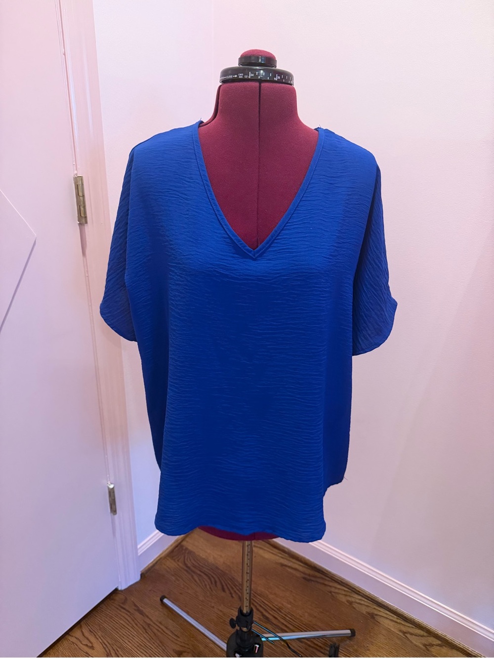 entro V-Neck Short Sleeve Top in Royal Blue